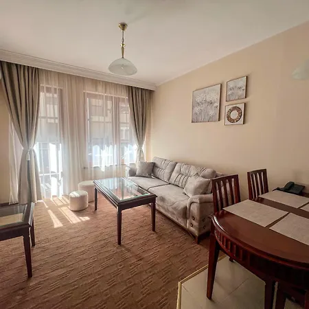 Next To The Lift Downtown Banszko