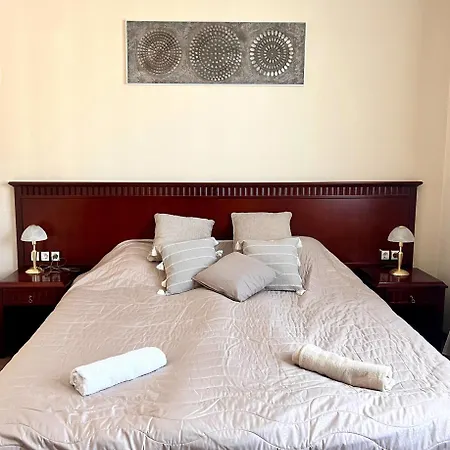 Apartman Next To The Lift Downtown