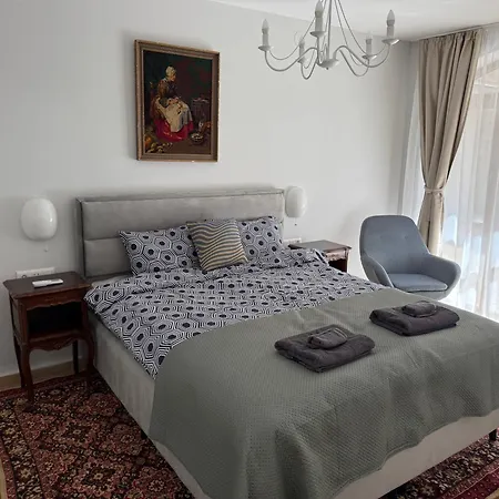 Apartman Next To The Lift Downtown