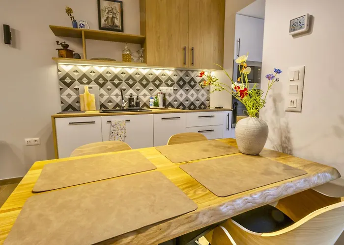 Next To The Lift Downtown Apartman Banszko